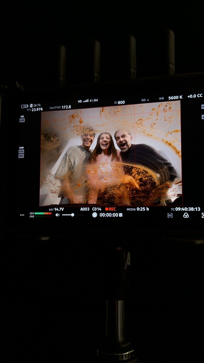 Diseño de producción para comercial de Mr. Músculo, dirección de arte por Dayanara Gio