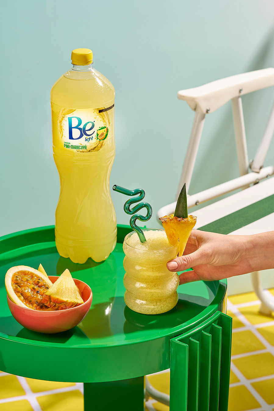 Diseño de producción para comercial y sesión fotográfica de Be Light, dirección de arte por Dayanara Gio
